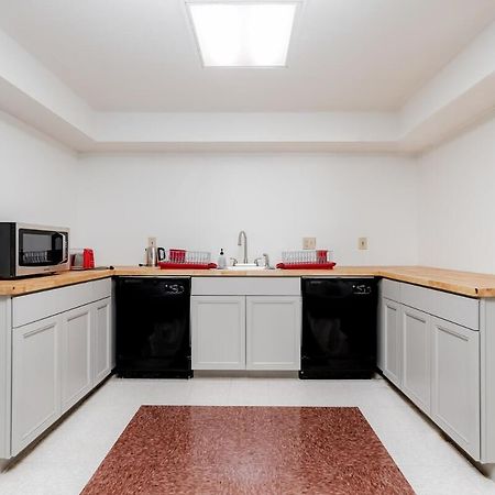 Cozysuites Cwe Stylish Queen With Microwave&Fridge Tower Grove Exterior photo