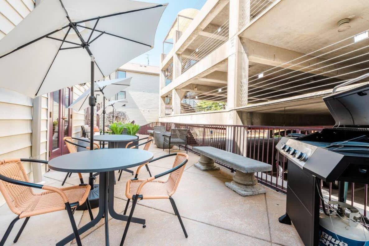 Cozysuites Cwe Stylish Queen With Microwave&Fridge Tower Grove Exterior photo