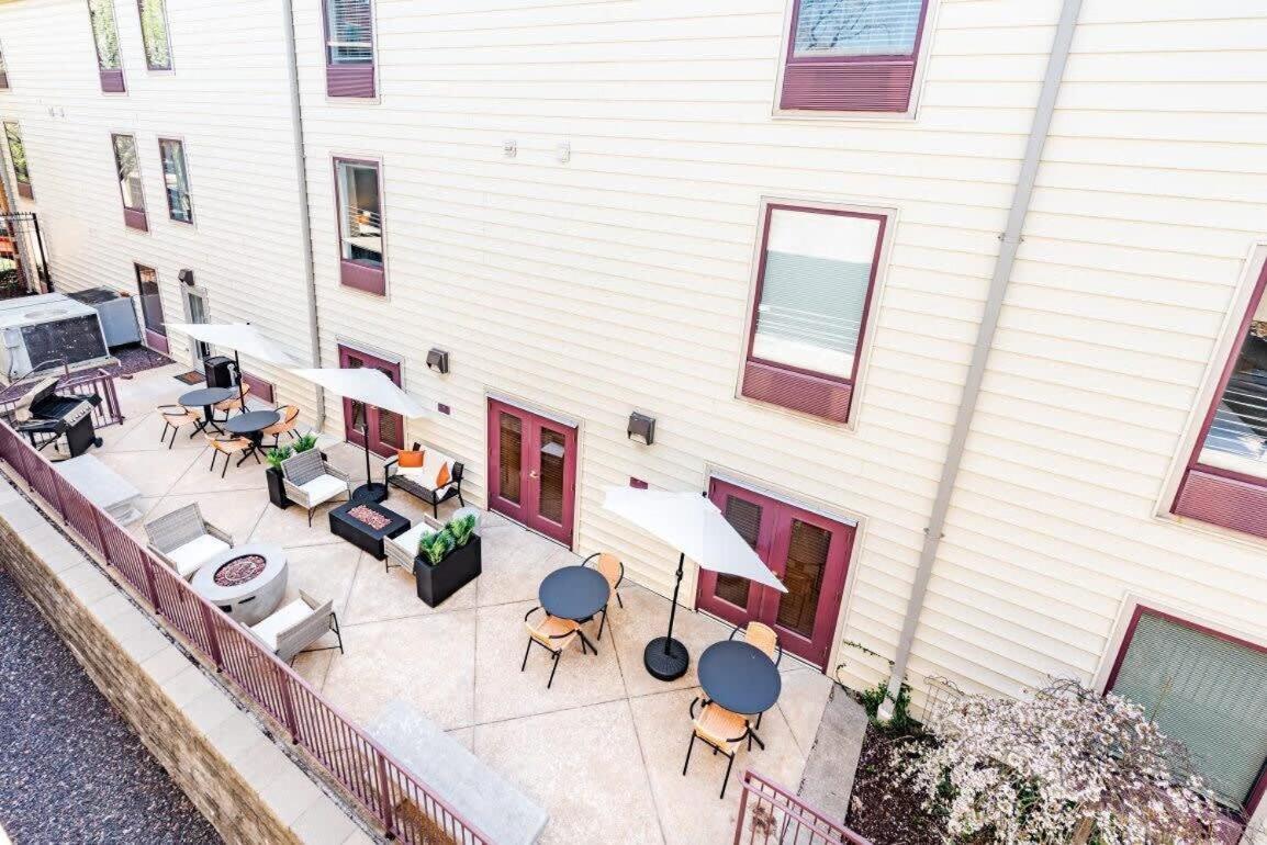 Cozysuites Cwe Stylish Queen With Microwave&Fridge Tower Grove Exterior photo